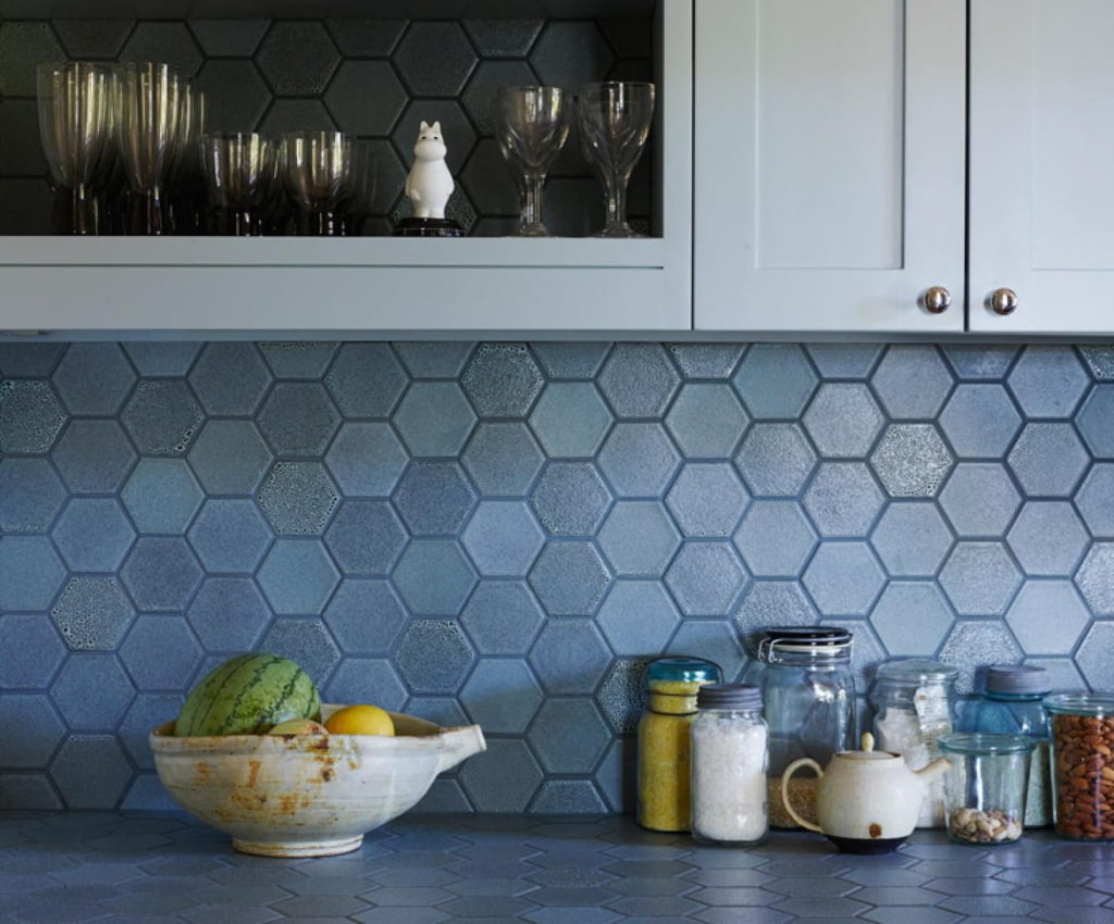 Model Keramik Dinding Dapur Warna Biru Hexagonal