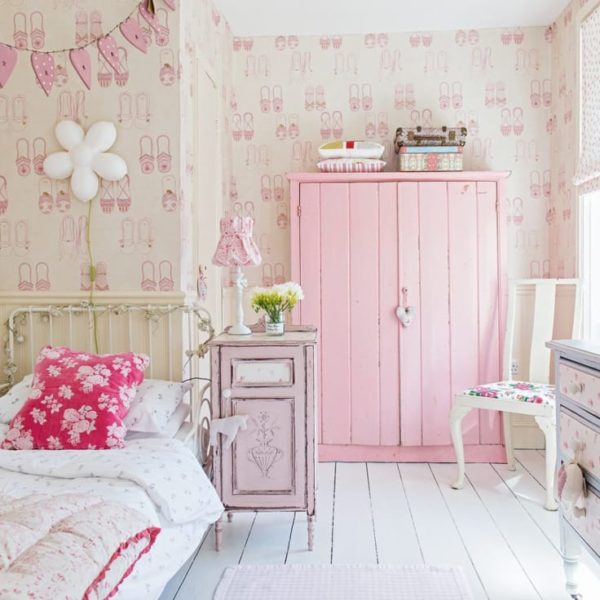 dekor kamar anak perempuan pink