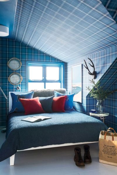 dekor kamar tidur kecil warna biru