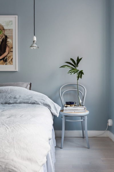 dekorasi kamar minimalis warna biru