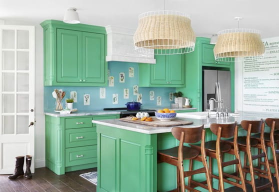 warna dapur biru dan hijau
