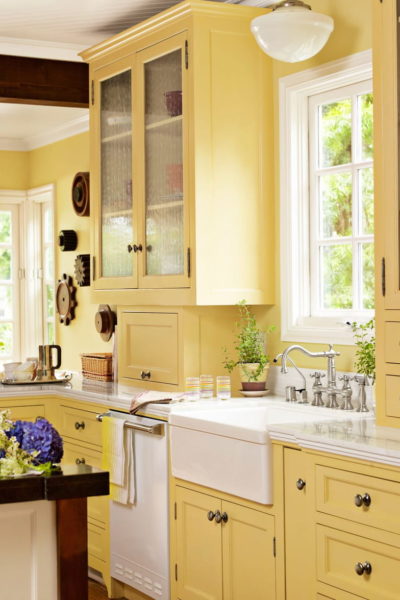 warna dapur kuning muda