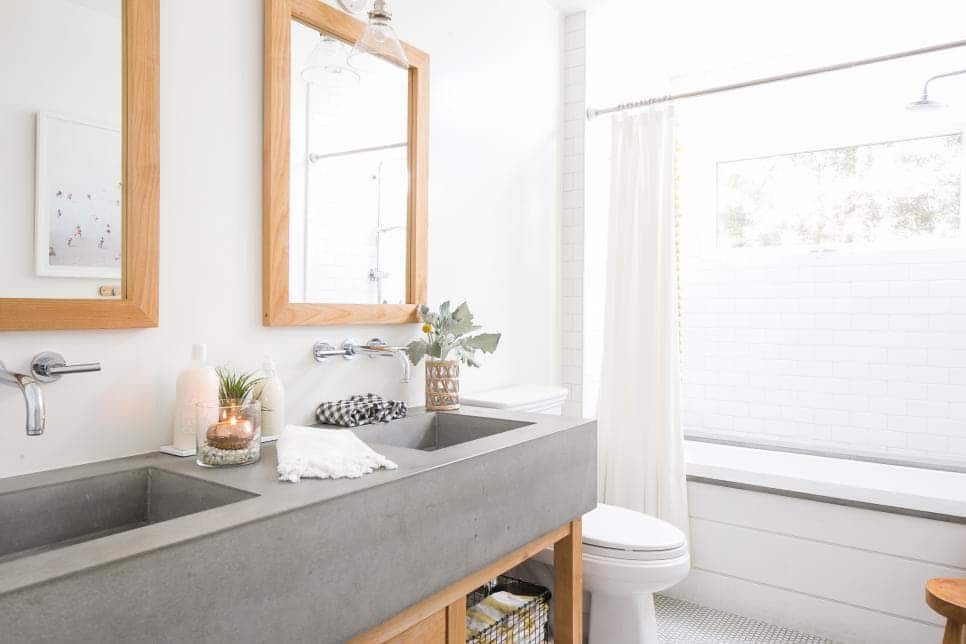 banner kamar mandi kecil minimalis