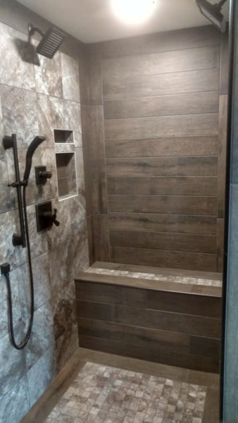 desain kamar mandi ukuran 2x1 meter gaya rustic