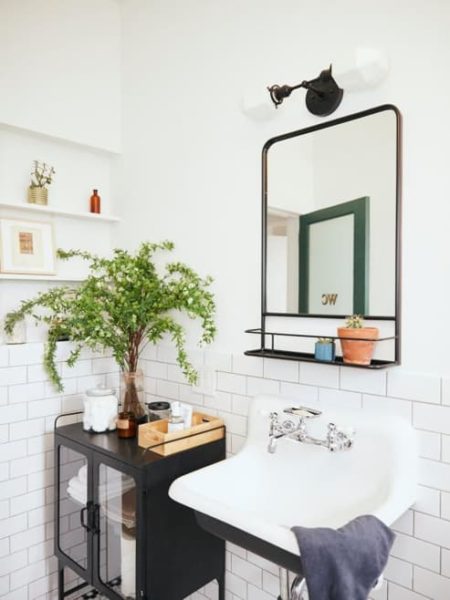 kamar mandi kecil minimalis 1x1 putih