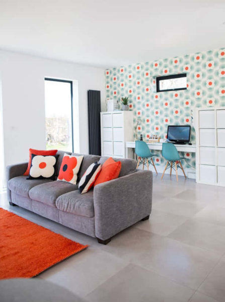 dekorasi ruang keluarga dengan wallpaper