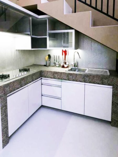 kitchen set bawah tangga minimalis