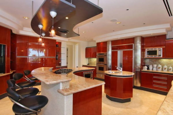 warna kitchen set mewah merah