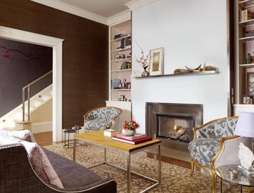 warna cat rumah coklat elegan - ruang keluarga