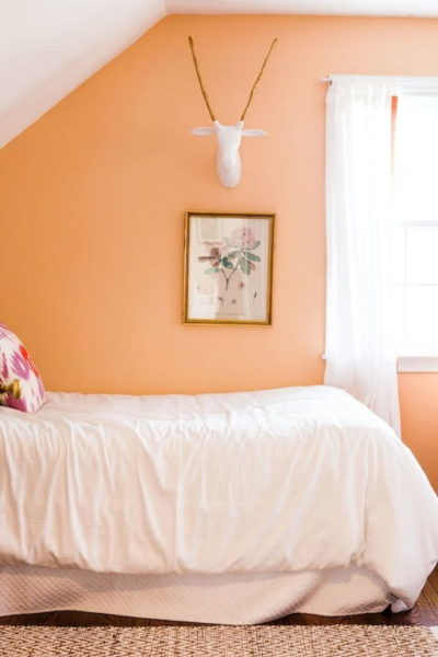 warna cat tembok yang bagus - orange cerah