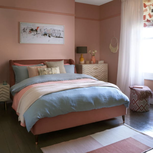 warna cat kamar pink soft sederhana