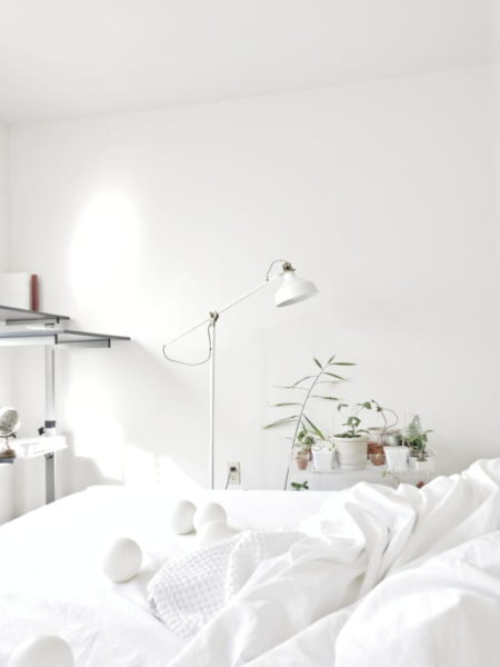 warna cat kamar tidur sempit - putih