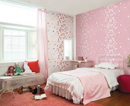 warna cat kamar yang bagus untuk perempuan pakai wallpaper