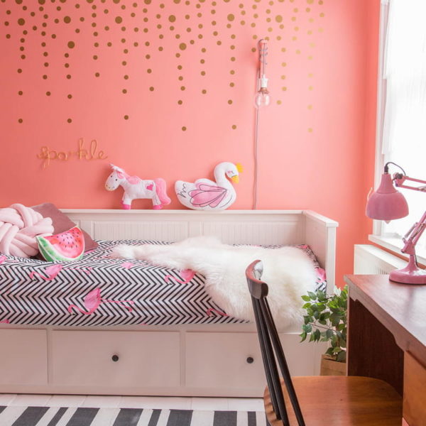 warna cat kamar yang bagus untuk perempuan - peach