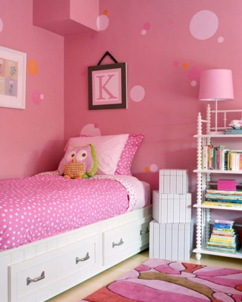 warna cat tembok kamar sempit - pink