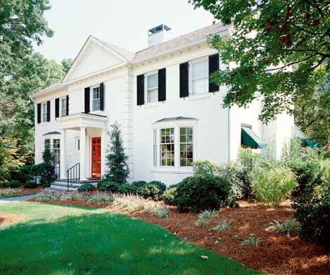 warna cat depan rumah yang elegan - putih