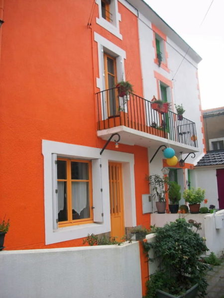 warna cat rumah yang cantik terkini - orange