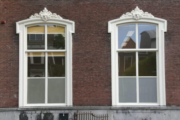 banner model jendela rumah klasik