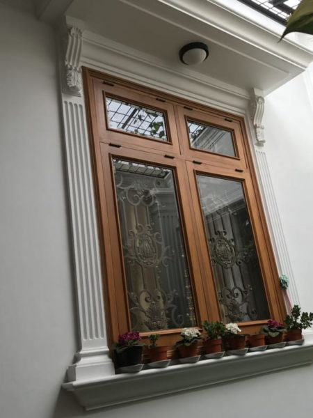 model jendela rumah bagian depan kayu