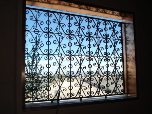 model teralis jendela minimalis - motif unik
