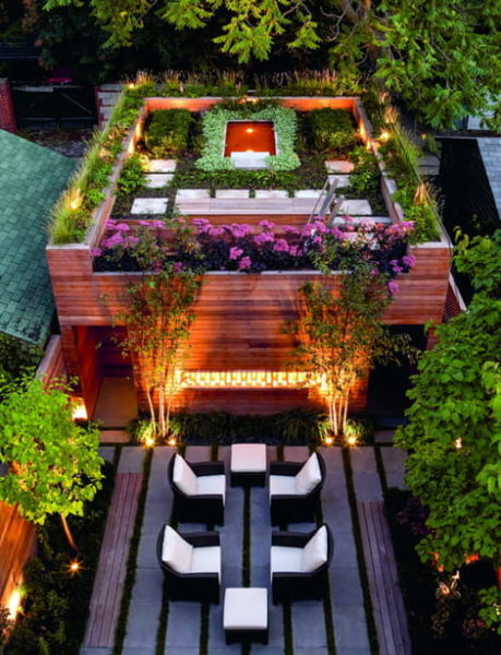 desain teras rooftop rumah kecil dengan tanaman hias