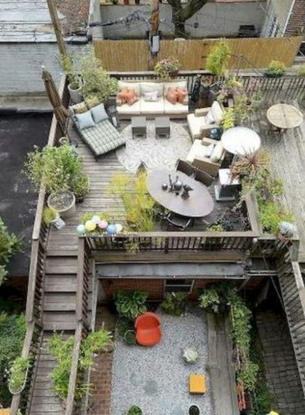 desain teras rooftop rumah kecil lantai yang nyaman