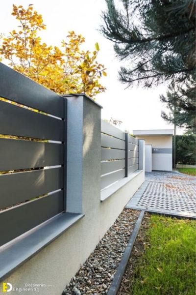 pagar kayu teras rumah minimalis dengan coran