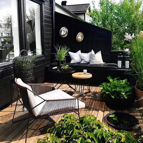 warna cat teras rumah minimalis modern - hitam