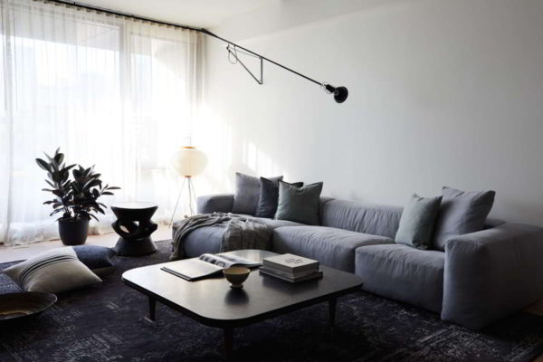 desain ruang tamu minimalis dari barang furniture yang fungsional